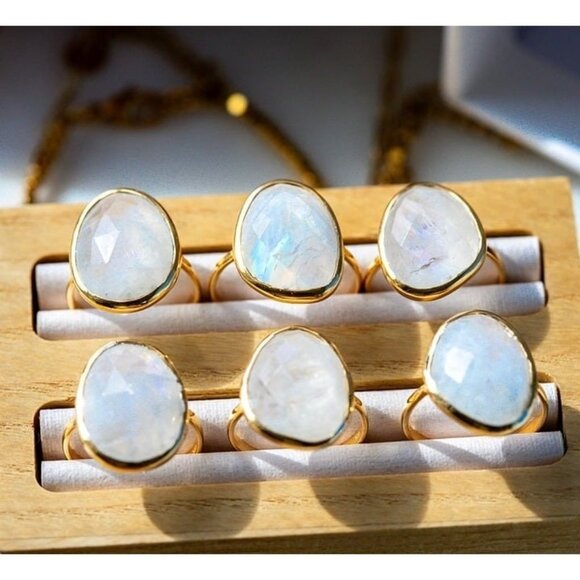 STUNNING Gemstone Statement Ring Large Rainbow Moonstone Gold Vermeil Gorgeous - Picture 1 of 11